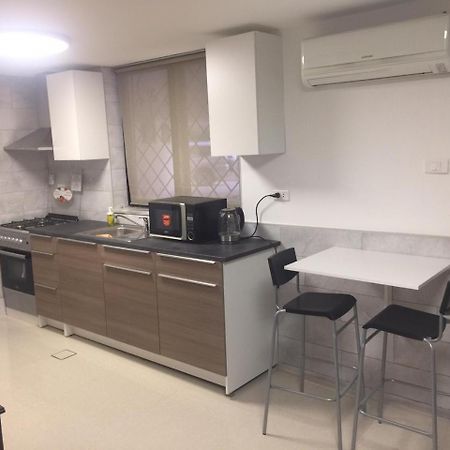 'C' Dazzling Modern 2 Bdrm Apt In Khalda Free Wifi Amman Exterior foto